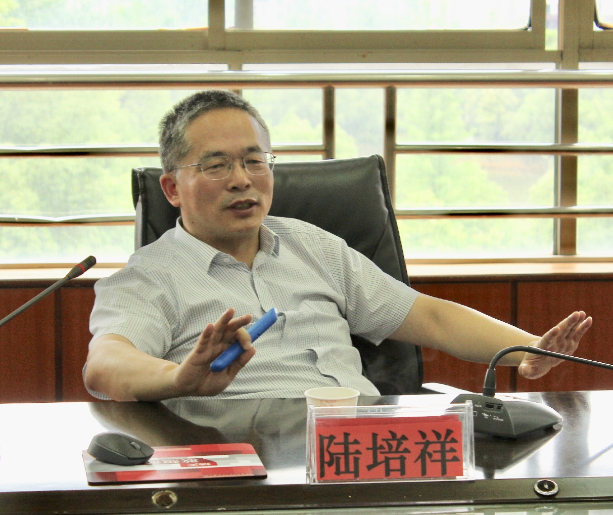 陆培祥教授来校做专题讲座